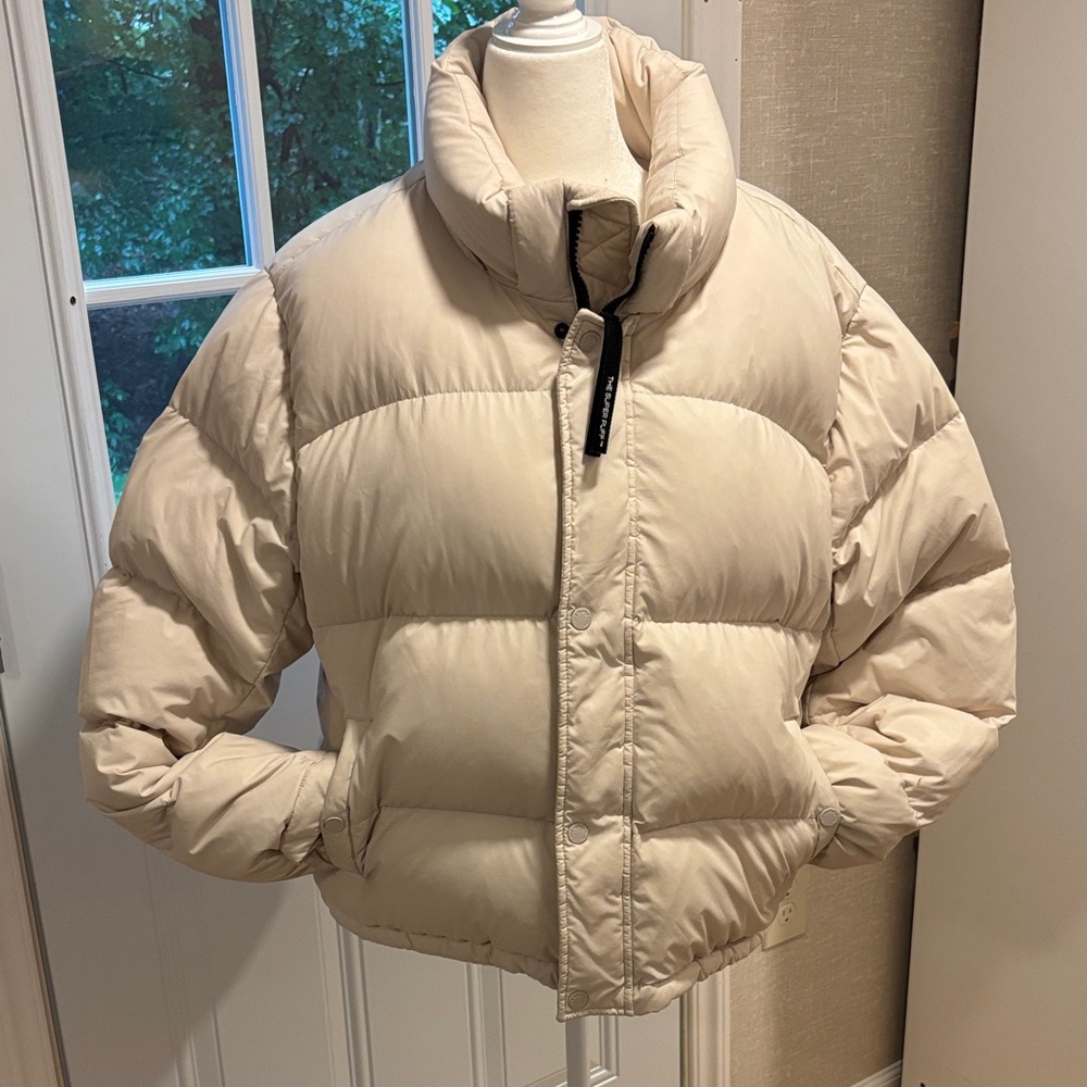 Aritzia The Super Puff Puffer Jacket in Light Cream - Picture 9 of 10